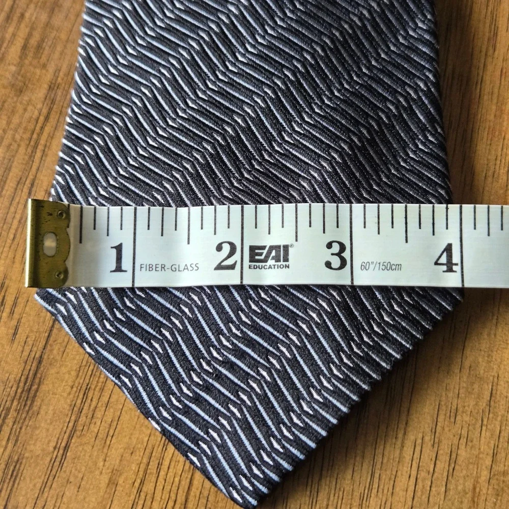 Villa Bugatti Mens Silk Tie‎ Charcoal Grey Silver Textured Chevron Geometric USA